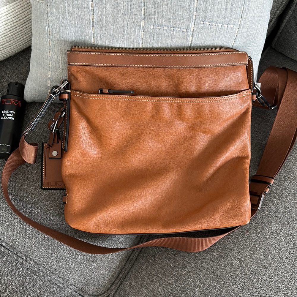 TUMI mission Bartlett leather bag